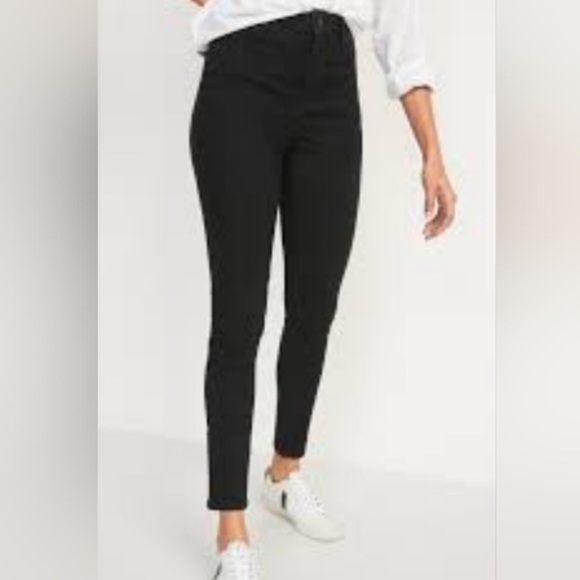 Old Navy Rockstar Super Skinny Black Jeans - Picture 2 of 5